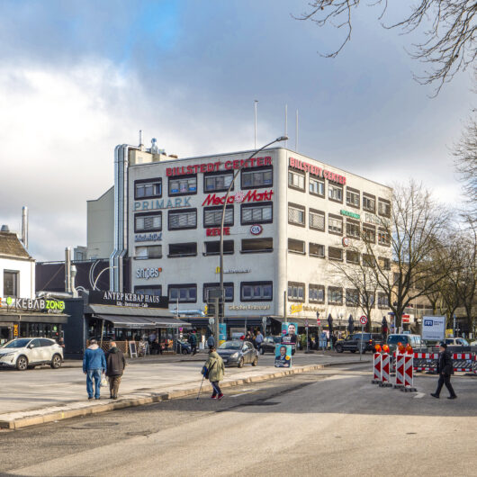 Blick auf das Billstedt Center von der Billstedter Hauptstraße